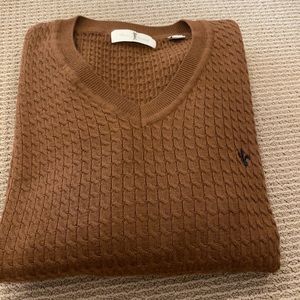 HARRY VARDOR 💯 WOOL CABLE KNIT SWEATER WITH BLACK FLORDALEE. NWOT
